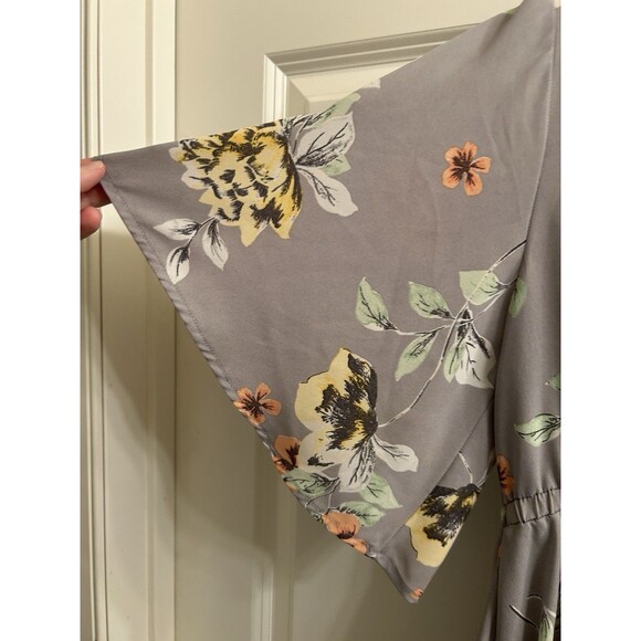 Torrid Babydoll Flare Sleeve Floral Top Blouse Size 0 V Neck Flowy Boho Plus - Picture 3 of 6